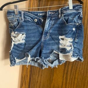 American eagle size 8 shorts with lace pockets